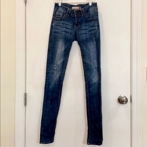 Just USA Women’s Low-Rise Distressed Skinny Jeans